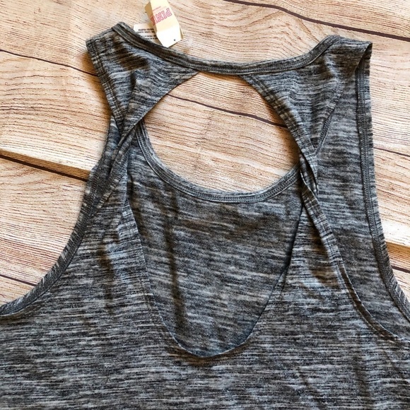 NWT VS Pink Tank - Picture 6 of 6